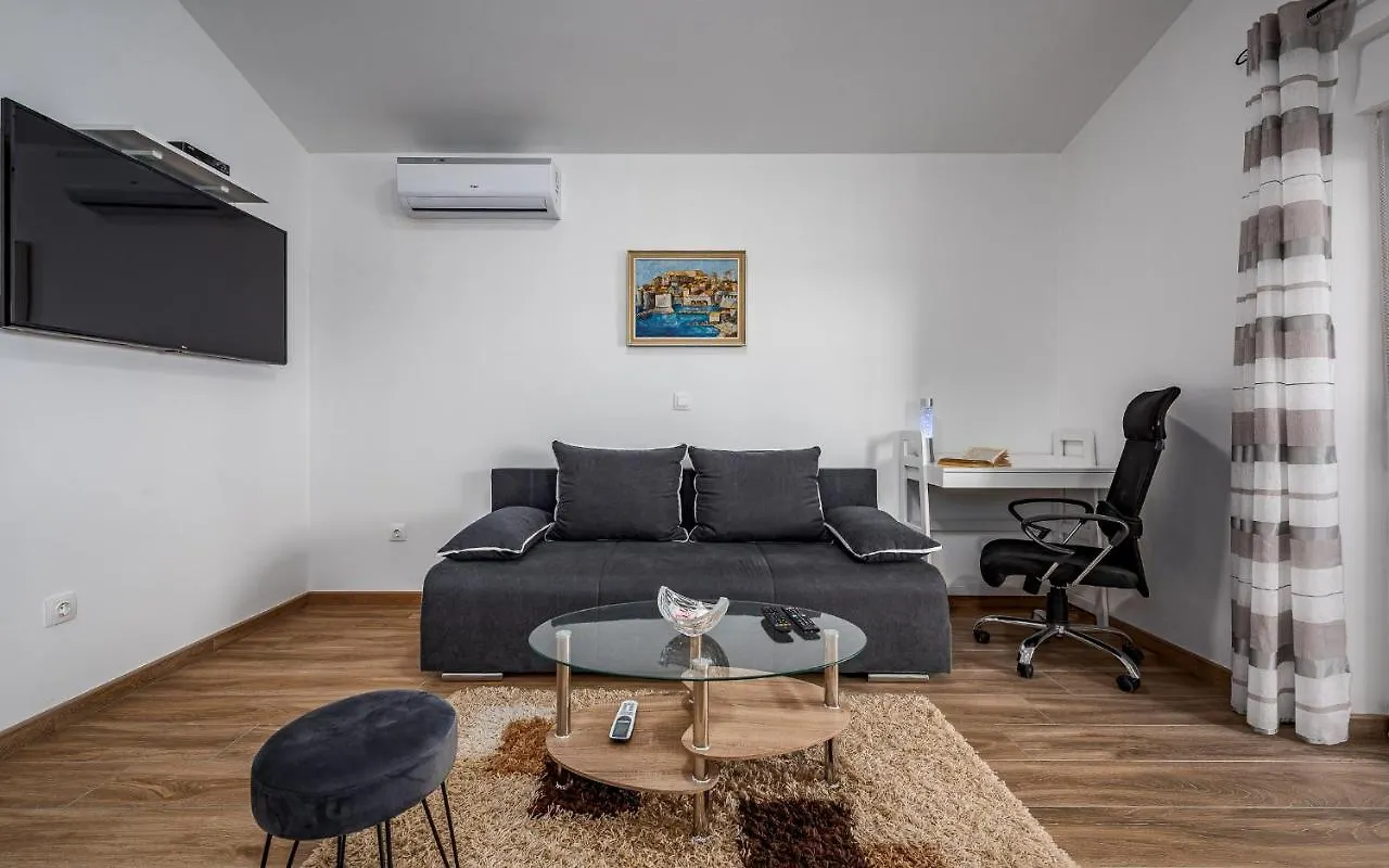 Apartments Nelle Pola Croazia