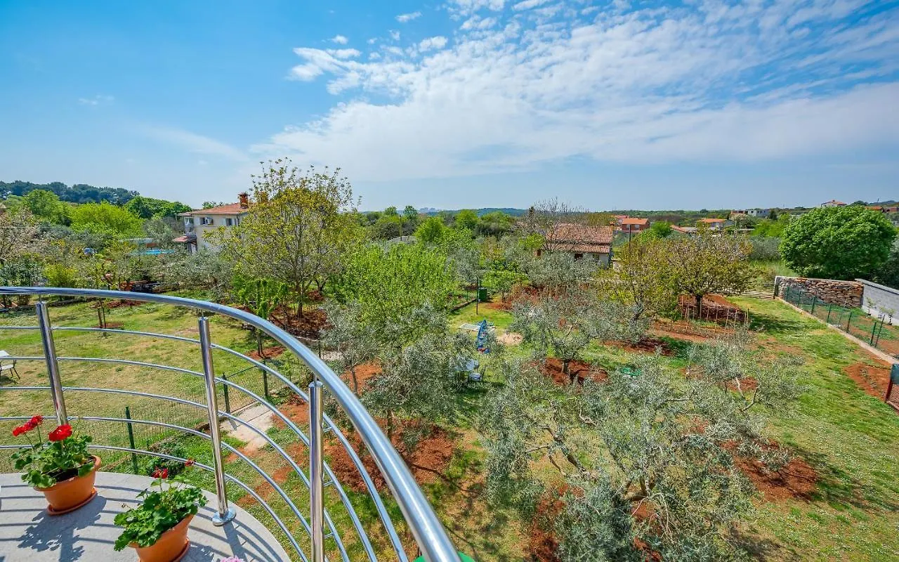 Apartments Nelle Pola 0*,  Croazia
