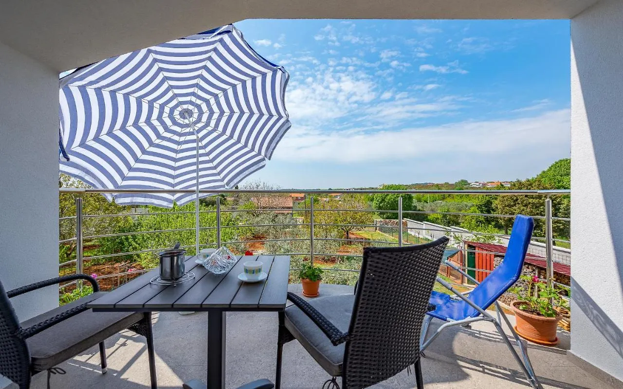Apartments Nelle Pola