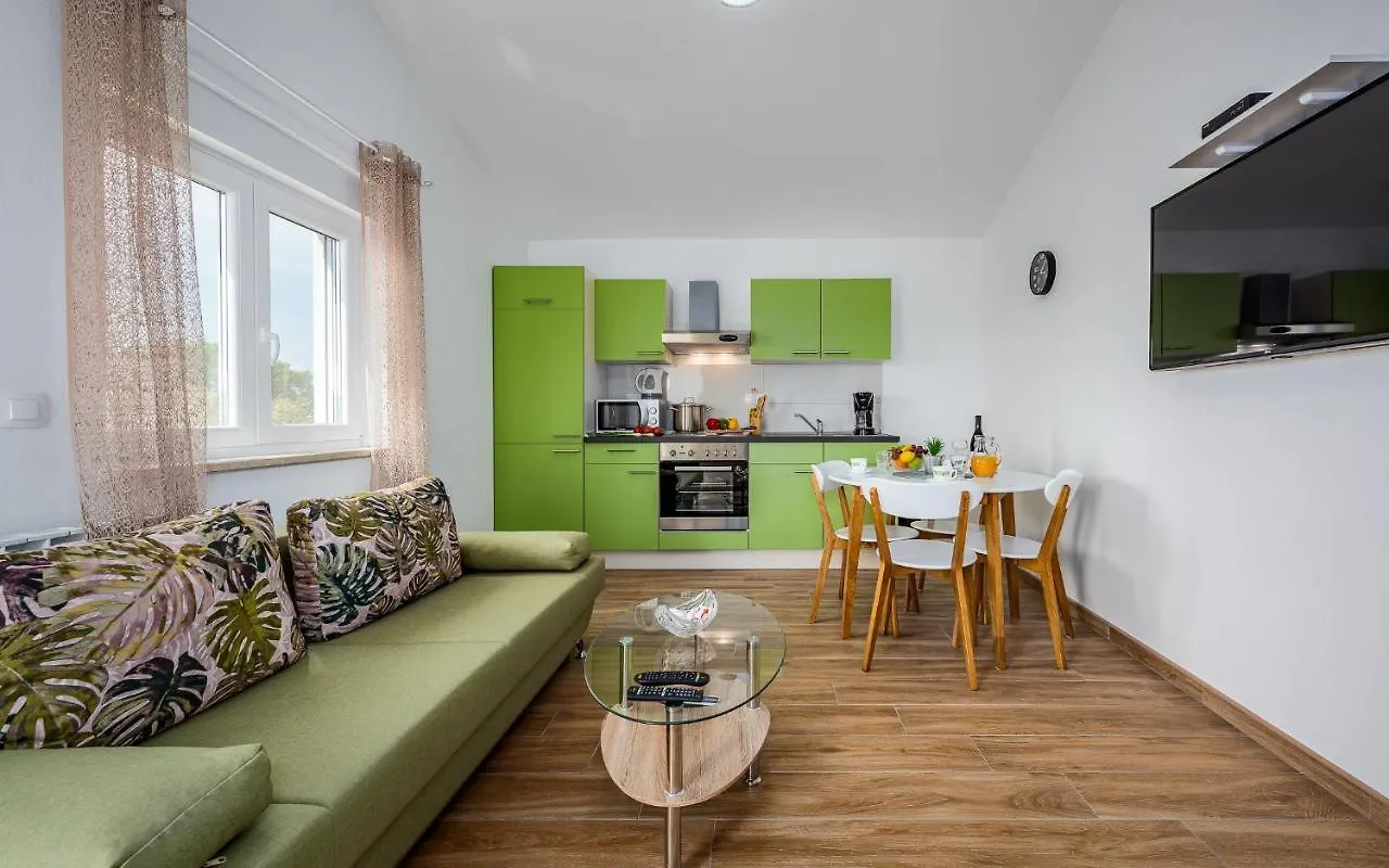 Apartments Nelle Pola Croazia